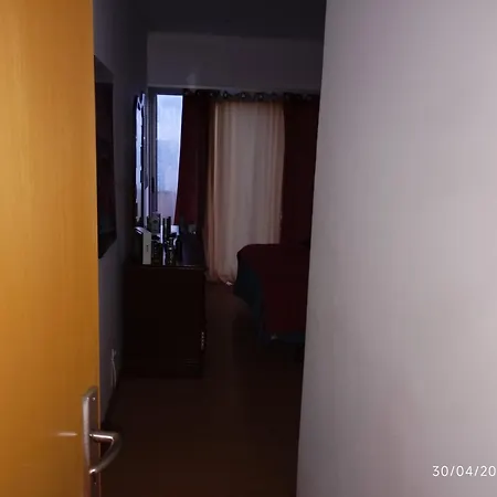Ocean Rock Apartment Bicas